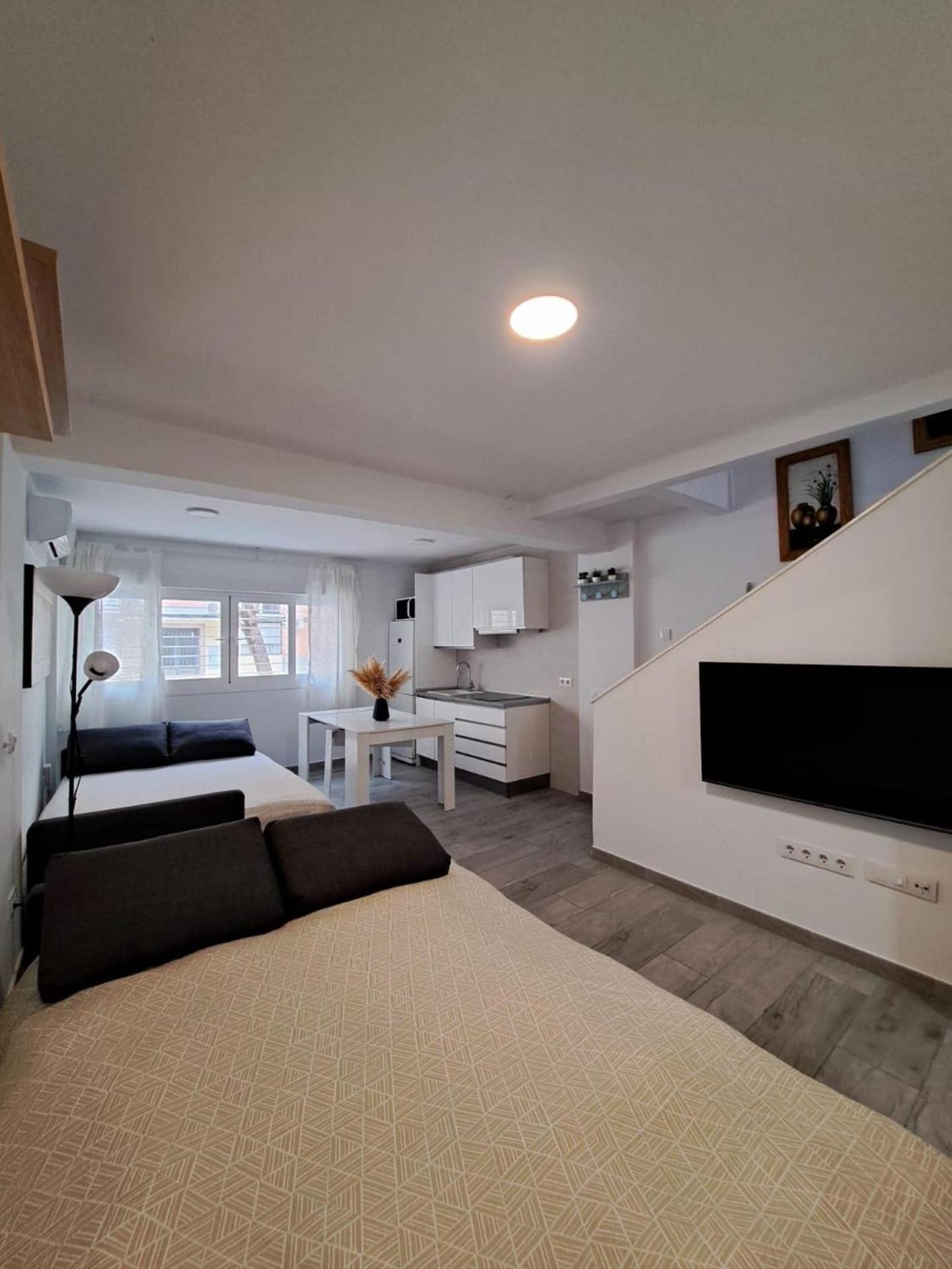 Cozy Apartment Up To 6 Persons 3 Min To Metro Madri Exterior foto